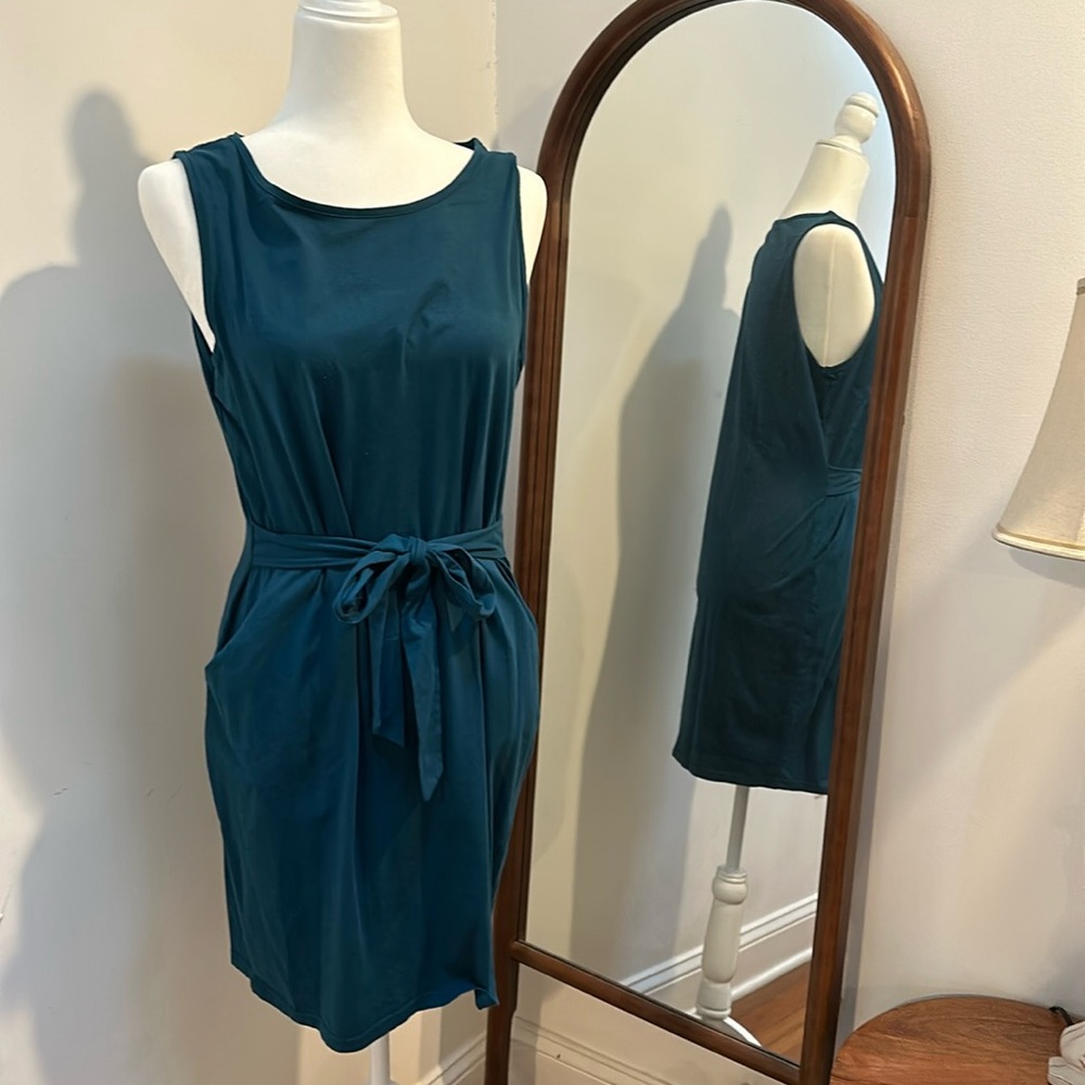 Pretty Garden teal green dress size large, sleeveless tie waist with pockets